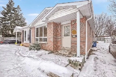 Room for rent in Barrie 4 min away from Georgian College Image# 1