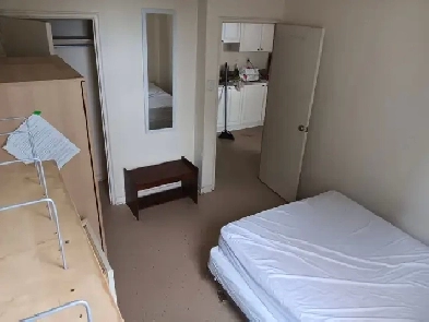 Sept 1st,    MASTER BedRoom ,  DOWNTOWN SUbway Image# 1