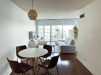 Furnished 1 Bed   Den Condo w/ Parking - Downtown Toronto Image# 6