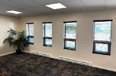 Commercial Office, 875 sq ft – $2,000/mo – Utilities Included Image# 1