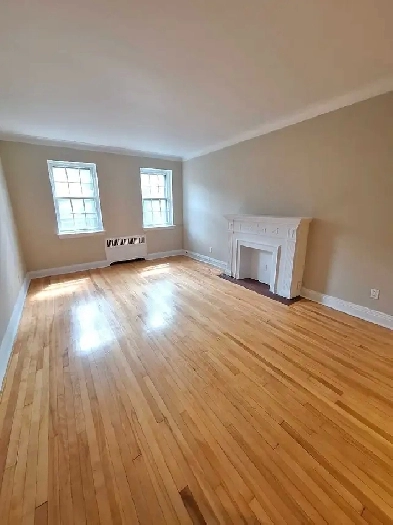 CDN 3.5 Metro côte st-Catherine on Édouard montpetit Image# 1