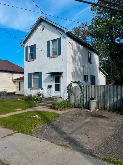 $399,900 - 3Bdrm House with Kid/Dog dream yard Image# 9