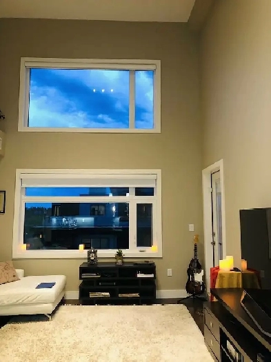 LUXURY TOP FLOOR CONDO IN SHERWOOD PARK FOR RENT. Image# 2