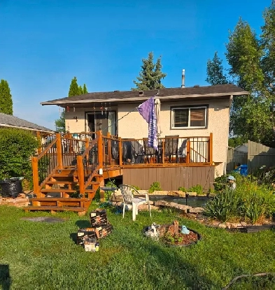 St Norbert - roommate wanted to share my house with me Image# 1