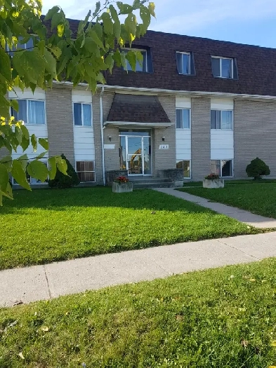 2 Bedroom-all inclusive-Bright and Spacious Image# 2