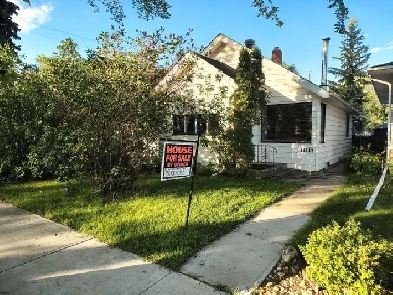 $298,000  Cute and Cozy Character home Image# 2
