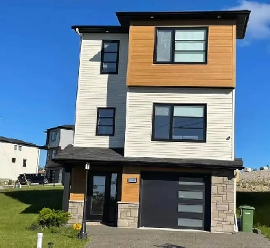 【For Rent】Charming 3-bedroom House in Timberlea, available Sep. Image# 10