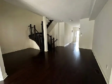 Spacious 3-Bedroom,4-Bath Townhouse for Rent –Available (Oshawa) Image# 2
