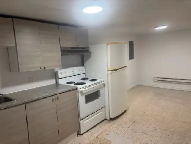 Métro Viau :Grand 4 1/2 avec électroménagers internet et parking Image# 1