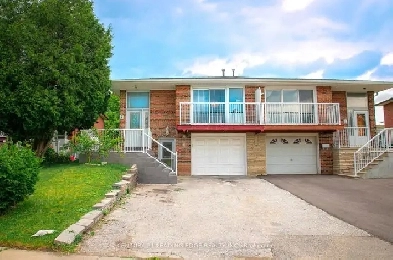 Rear find 5 Level Backsplit in North Agincourt Image# 6