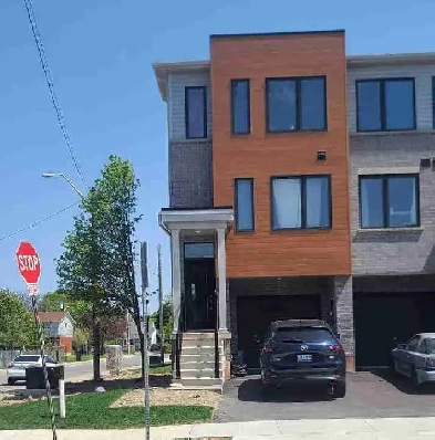 Beautiful Townhouse for Rent/McQuesten West Image# 9