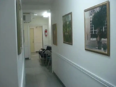 Petit bureau chauffé/éclairé Metro Jean Talon Image# 1