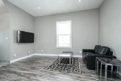 SINGLE ROOMS AVAILABLE SEPTEMBER 1 ST BRAND NEW HOUSE $700 Image# 4