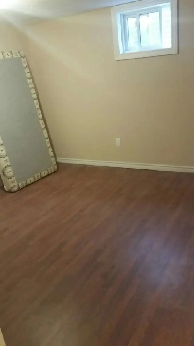Room for Rent in ANCASTER at Golf links road & Meadowlands Image# 9