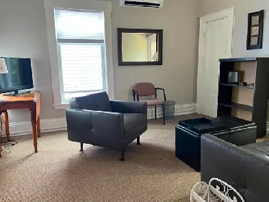 Super clean one bedroom with View Image# 3