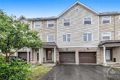 Primary bedroom in a townhouse for rent in Barrhaven - Shared Image# 9