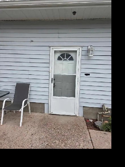 2 bedroom basement suite Image# 1