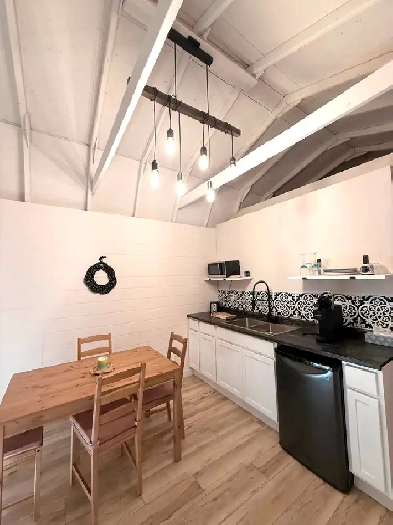 Guest Cabin Image# 1