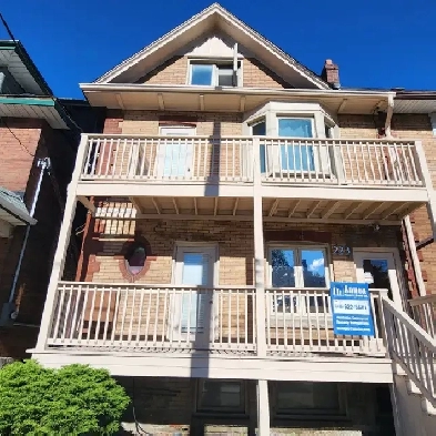 Studio Apartment at 223 Spadina Road – Steps to Dupont Station, Image# 1