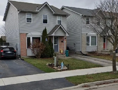 Room in a Furnished Home in Highly Sought After Location Image# 1