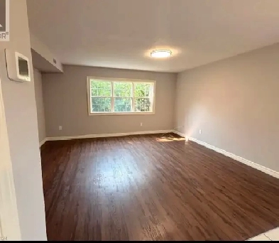 Spacious 2-Bedroom Unit for Lease in Charming Downtown Dundas! Image# 9