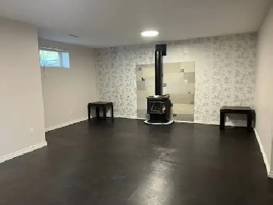 AVAILABLE NOW, 2 BEDROOM, NEWLY RENOVATED KITCHEN Image# 3
