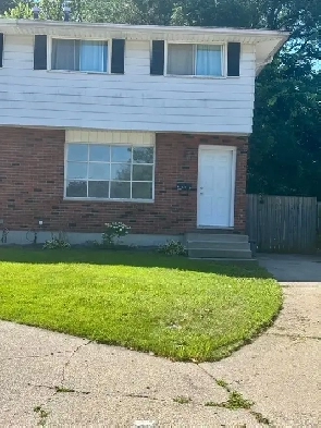 3 BED 2 BATH SEMI ON QUIET CUL DE SAC Image# 1