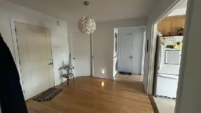 Room in Shared Apartment / Chambre en colocation Image# 3