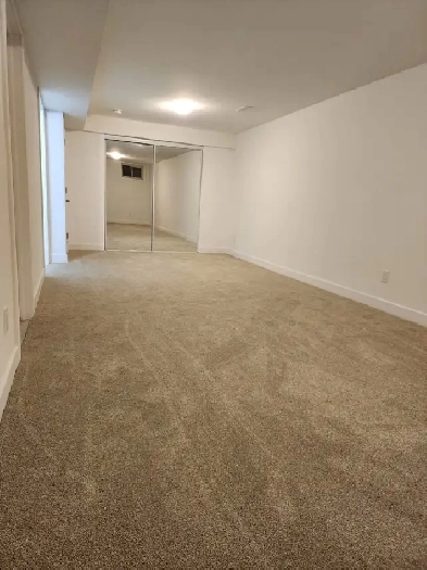 One spacious bedroom with full bathroom available from 1 Sept Image# 4