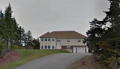 Looking for mature woman to rent apartment Image# 1