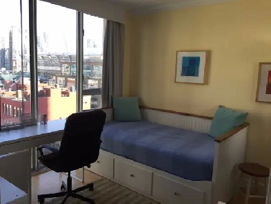 Private Room /Private Bath in Yaletown for Female Int Student Image# 2