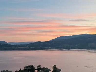 Fully Furnished Lakeview Condo on Sunset Drive Kelowna Image# 1