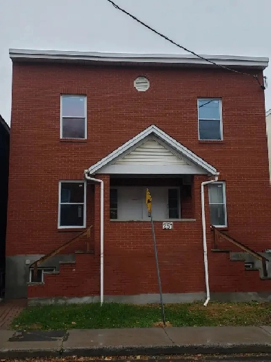 1 BEDROOM, CENTRETOWN SEPT 1 $1400 Image# 2