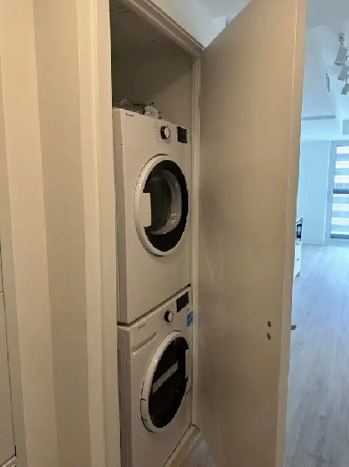Yonge & Dundas New Condo -- Available Sept 1 Image# 8