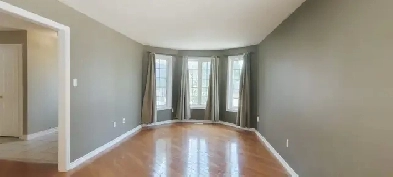 Beautiful 3 Bed 3 Bath Main Floor Apartment $2180 Inclusive Image# 1