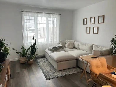 5 1/2 Style condo Pointe du Lac Quartier 30 Arpents Image# 1