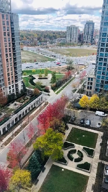 Spacious Corner Unit with Beautiful Views in a Prime Location Image# 2