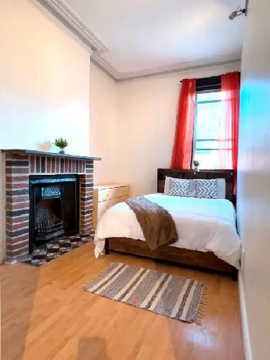 Furnished 2 Bedroom (Moss Park) Image# 4