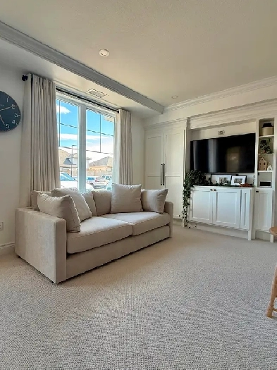 Beautiful Condo in Caledonia’s sought after 