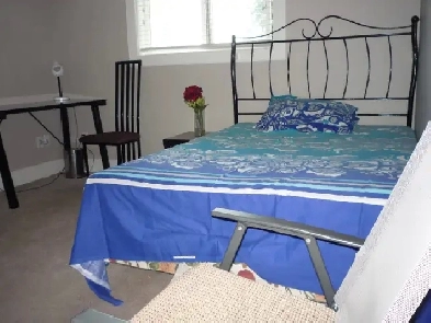 Furnished Room for Female in Edmonton SE Image# 4