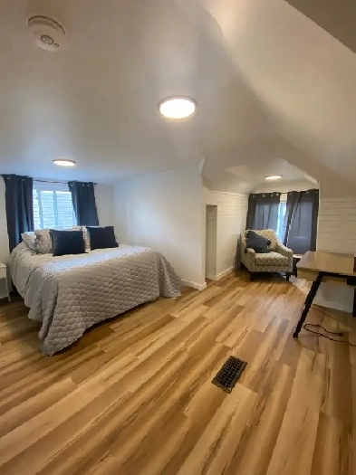 Looking for female university or law student as roomate Image# 2
