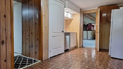 Spacious 2-Bed Basement Apartment – All Included Image# 6