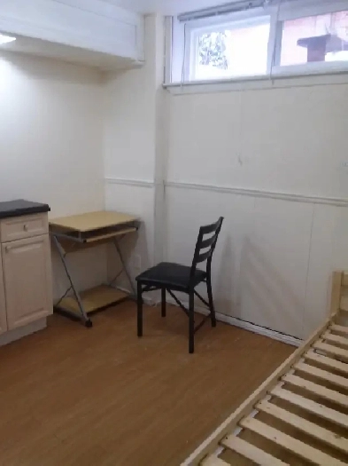 a cozy bedroom in North York $600 Image# 1