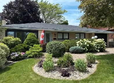 Main Floor 3 Bed, 2 Bath Home for Rent  – Bright, Spacious Image# 7