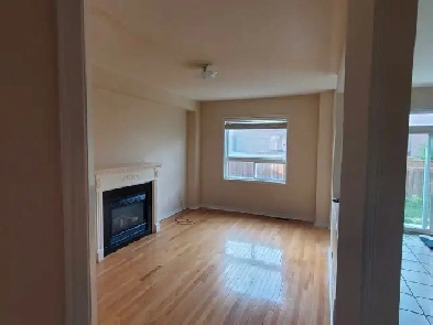 3 bedroom Detached Home sharing Image# 2