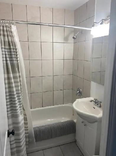 Second floor 1 bedroom upgraded apt in quiet West End building Image# 3