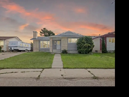 Move-In Ready Bungalow in a Prime Location! Image# 2