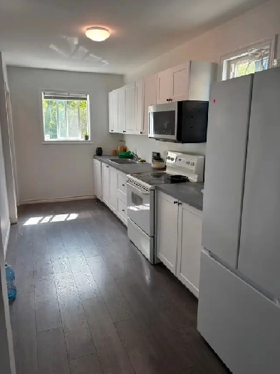 2 Private Room Available in Nice and Clean Property Image# 1