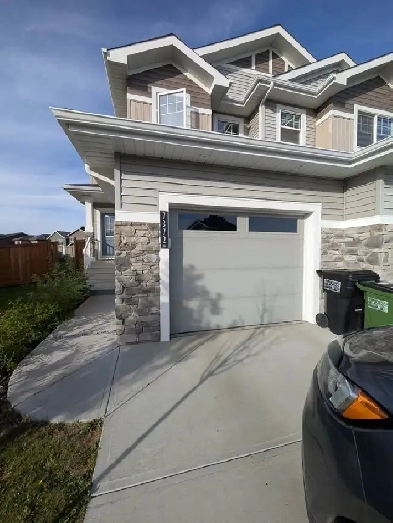 DUPLEX House for rent in South west Edmonton Image# 7