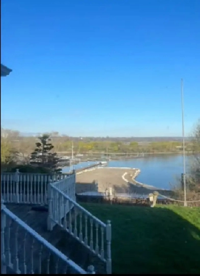 Harbourfront Apartment, Bright Clean 1-bdrm bsmt Image# 8